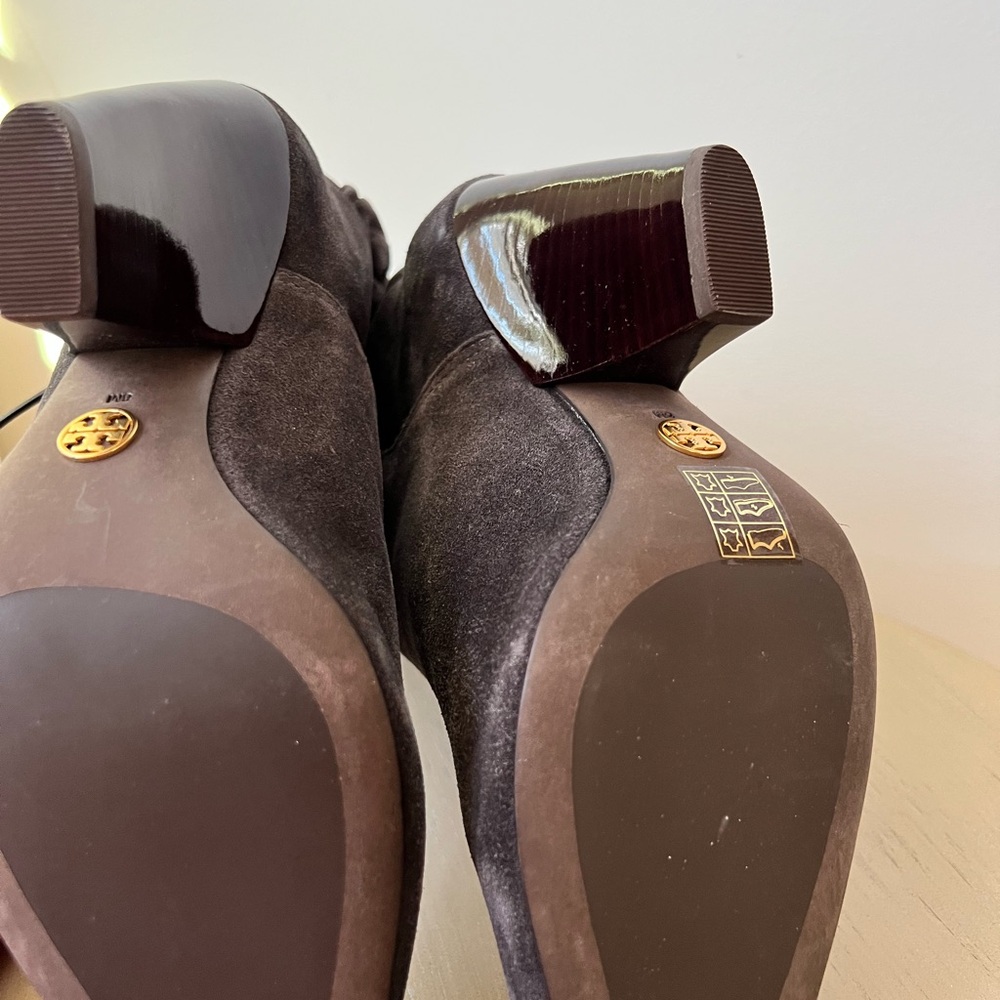 Tory Burch Elegant Suede Ankle Boots - Picture 4 of 11